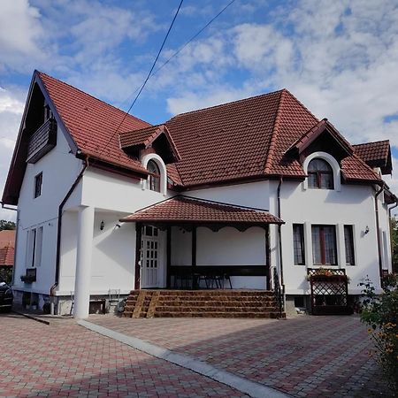 Pensiunea Millenium Sibiu With Parking - Motorcycle Friendly Travel Routes Exteriör bild
