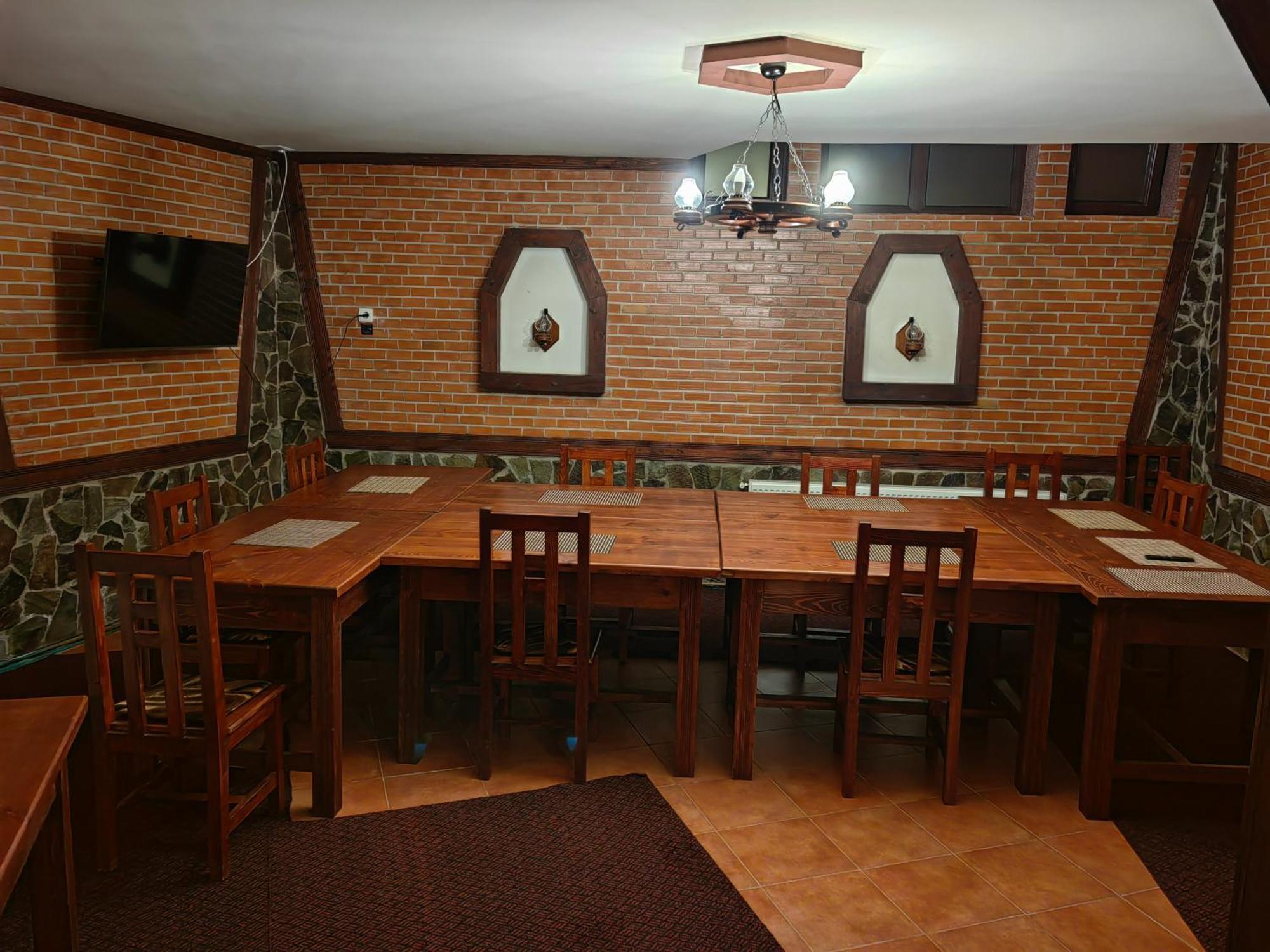 Pensiunea Millenium Sibiu With Parking - Motorcycle Friendly Travel Routes Exteriör bild