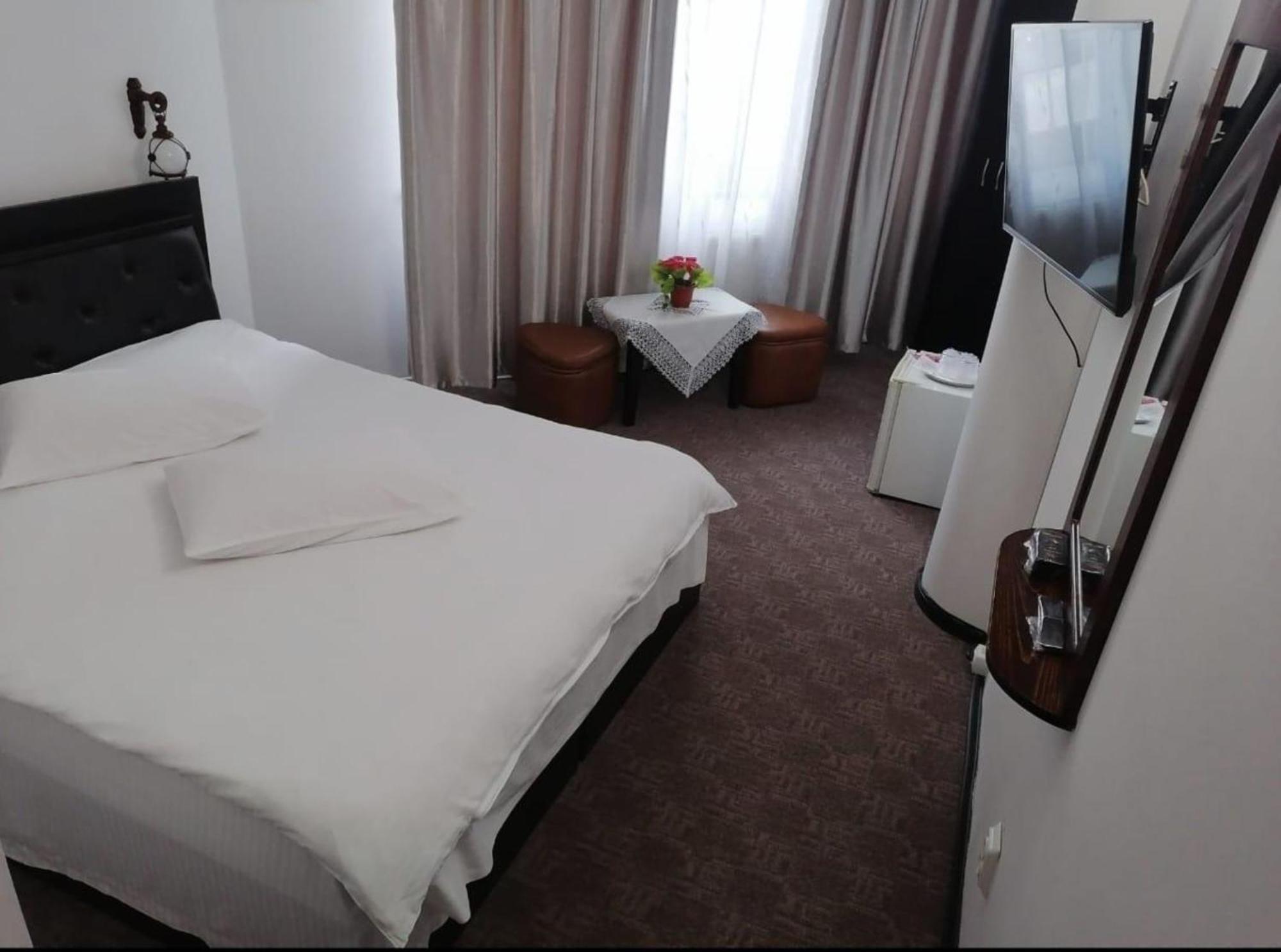 Pensiunea Millenium Sibiu With Parking - Motorcycle Friendly Travel Routes Exteriör bild