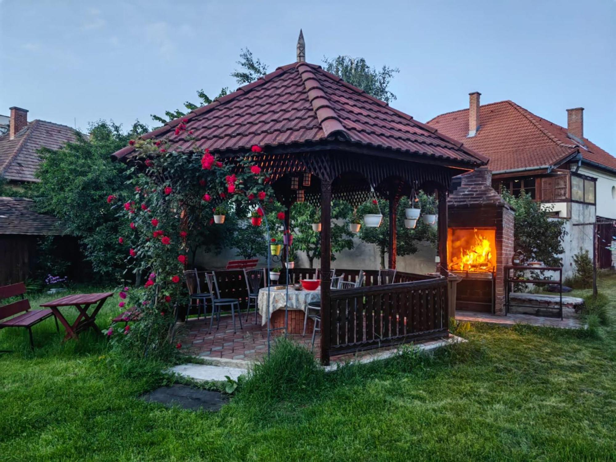 Pensiunea Millenium Sibiu With Parking - Motorcycle Friendly Travel Routes Exteriör bild